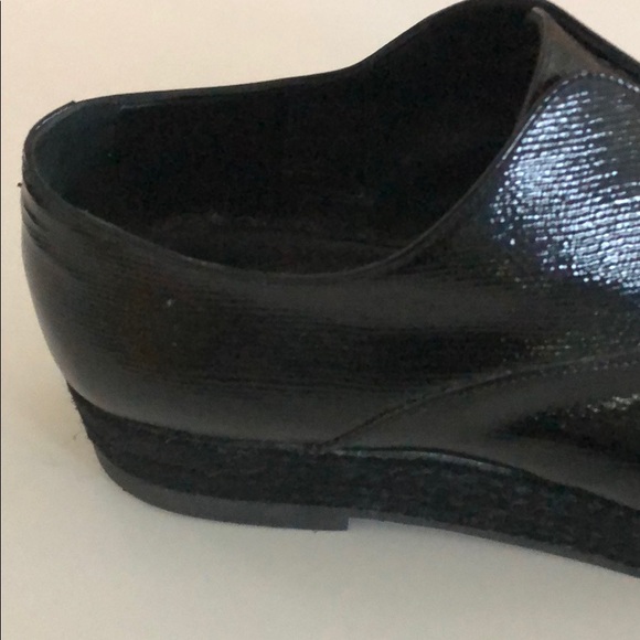 Yves Saint Laurent.  Patent leather espadrilles. - Picture 6 of 6